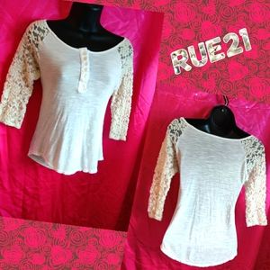 🗺️ Rue21 Baseball Tee 3 Quarter Length Lace Sleeves 100% Rayon ¼ Button Down